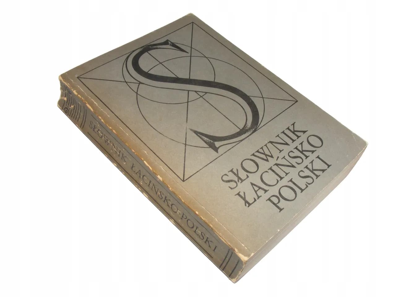 Słownik Kumanieckiego: Czy klasyk wciąż wart zakupu? Poradnik