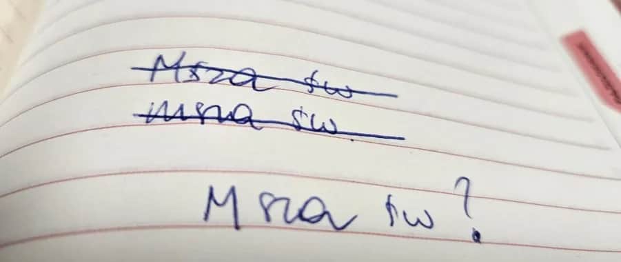 Pisownia "święta": Wielką czy małą literą? Poznaj raz na zawsze zasady!